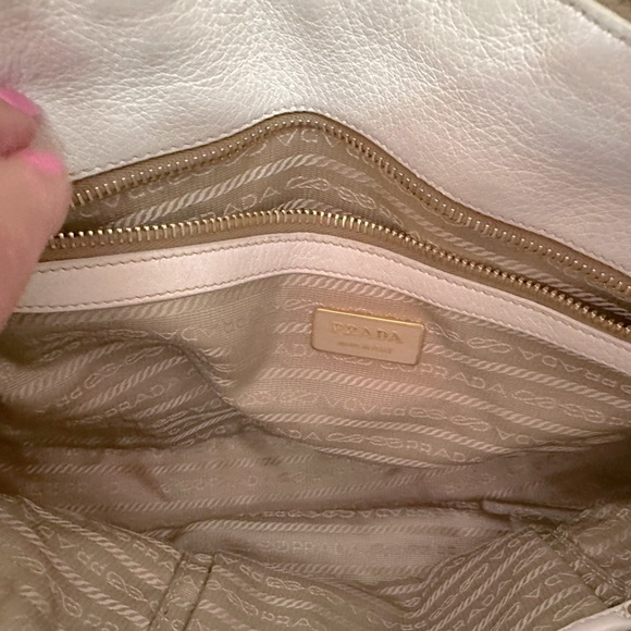 💯Authentic PRADA BOLSA NAPPA GAUFRE OFF WHITE - Picture 9 of 11